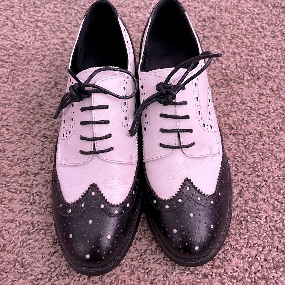 Vero Cuoio Oxford Dress Shoes.